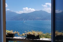 fronte lago