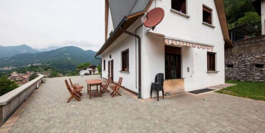 Casa indipendente in vendita a Carlazzo