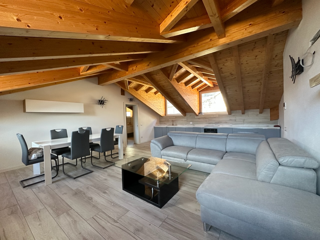 Penthouse in period villa in the center of Menaggio