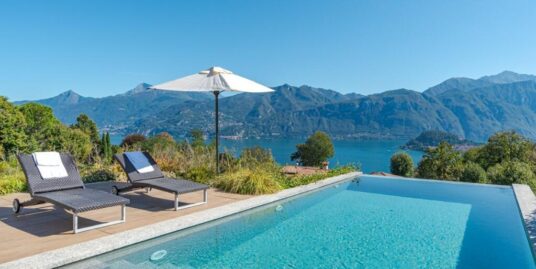 Villa moderna con incantevole vista lago