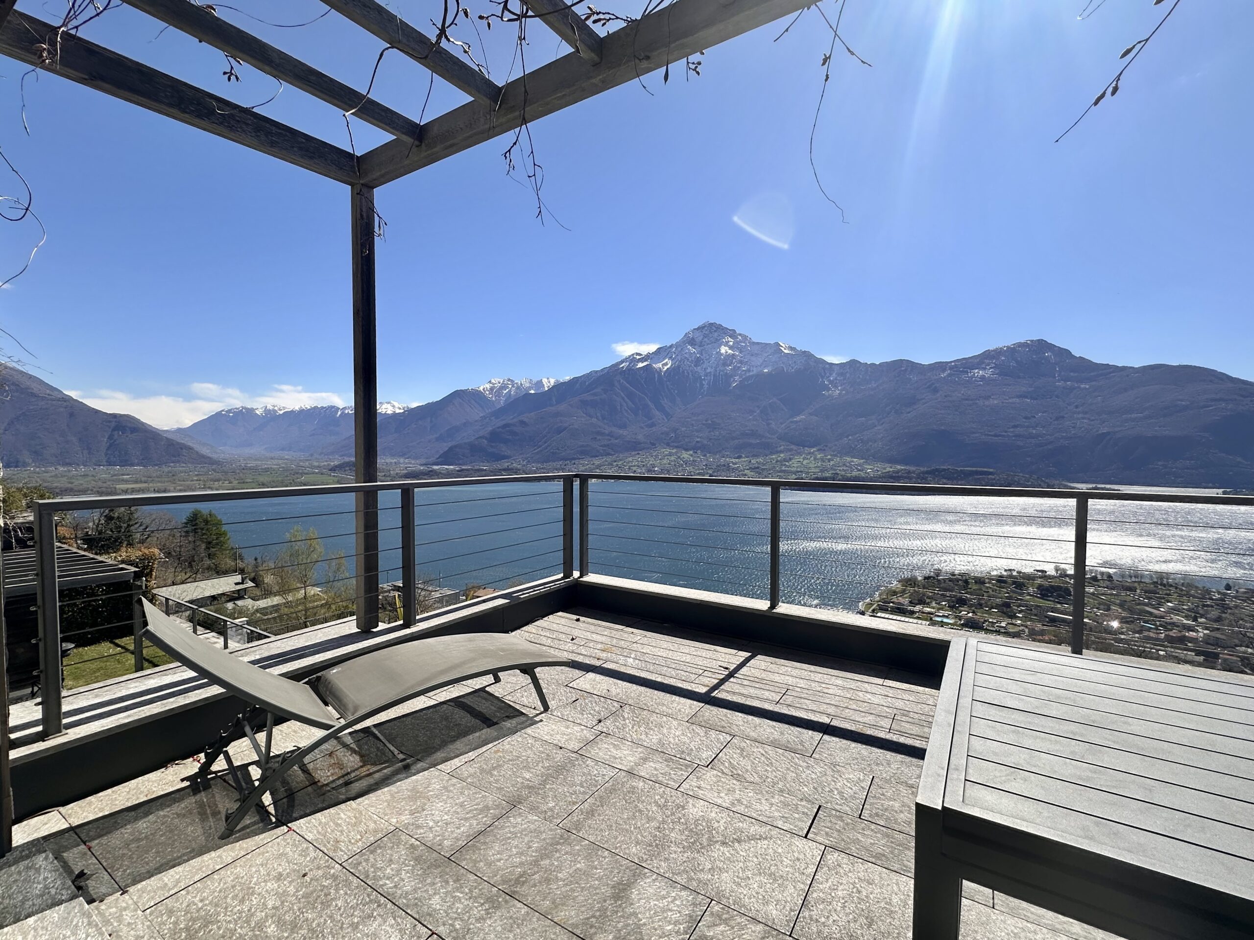 Attico con piscina e vista mozzafiato sul lago di Como