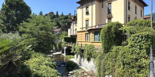 Lago di Como –  Elegante mansarda ristrutturata in villa d’epoca
