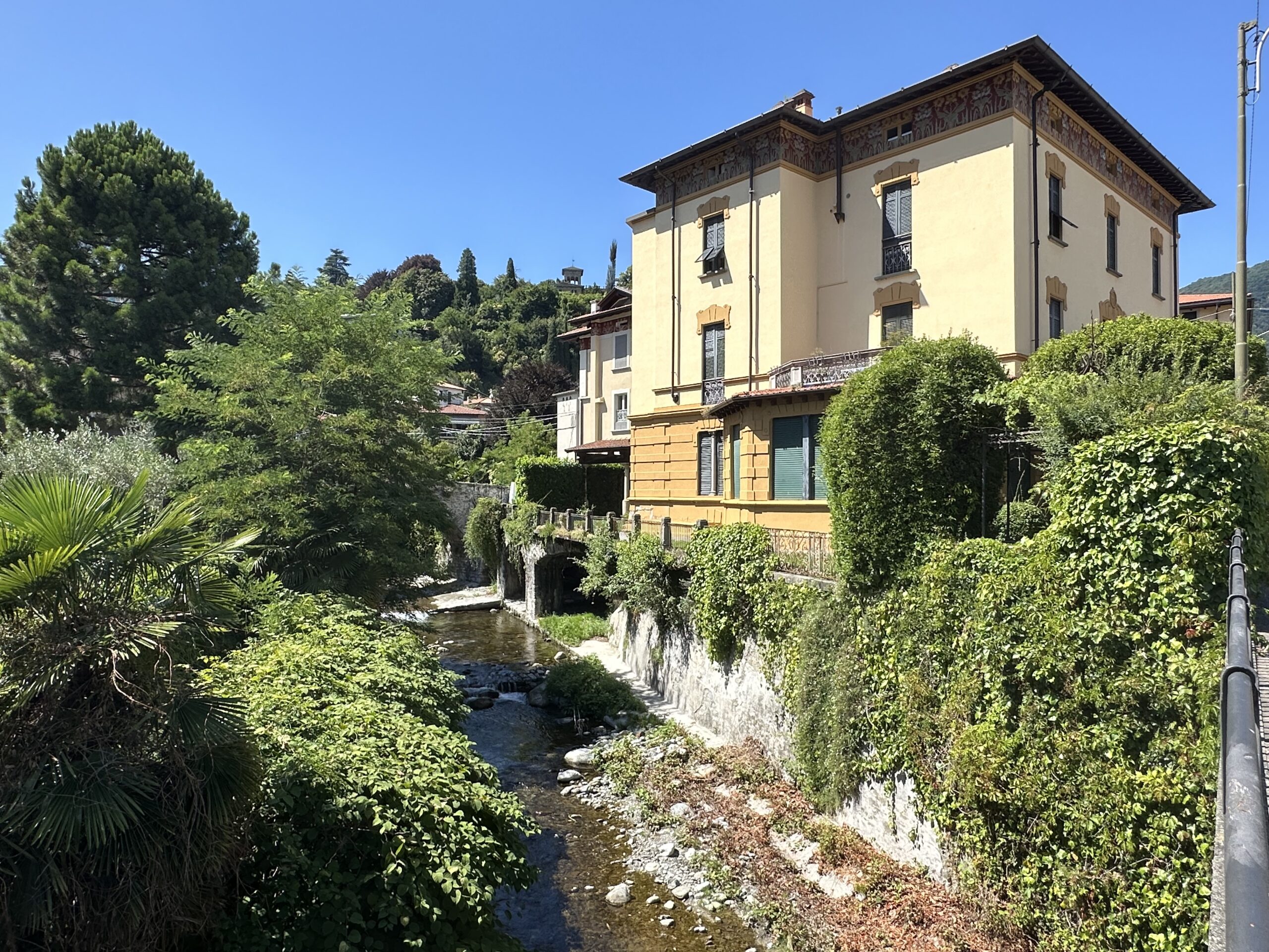 Lago di Como –  Elegante mansarda ristrutturata in villa d’epoca