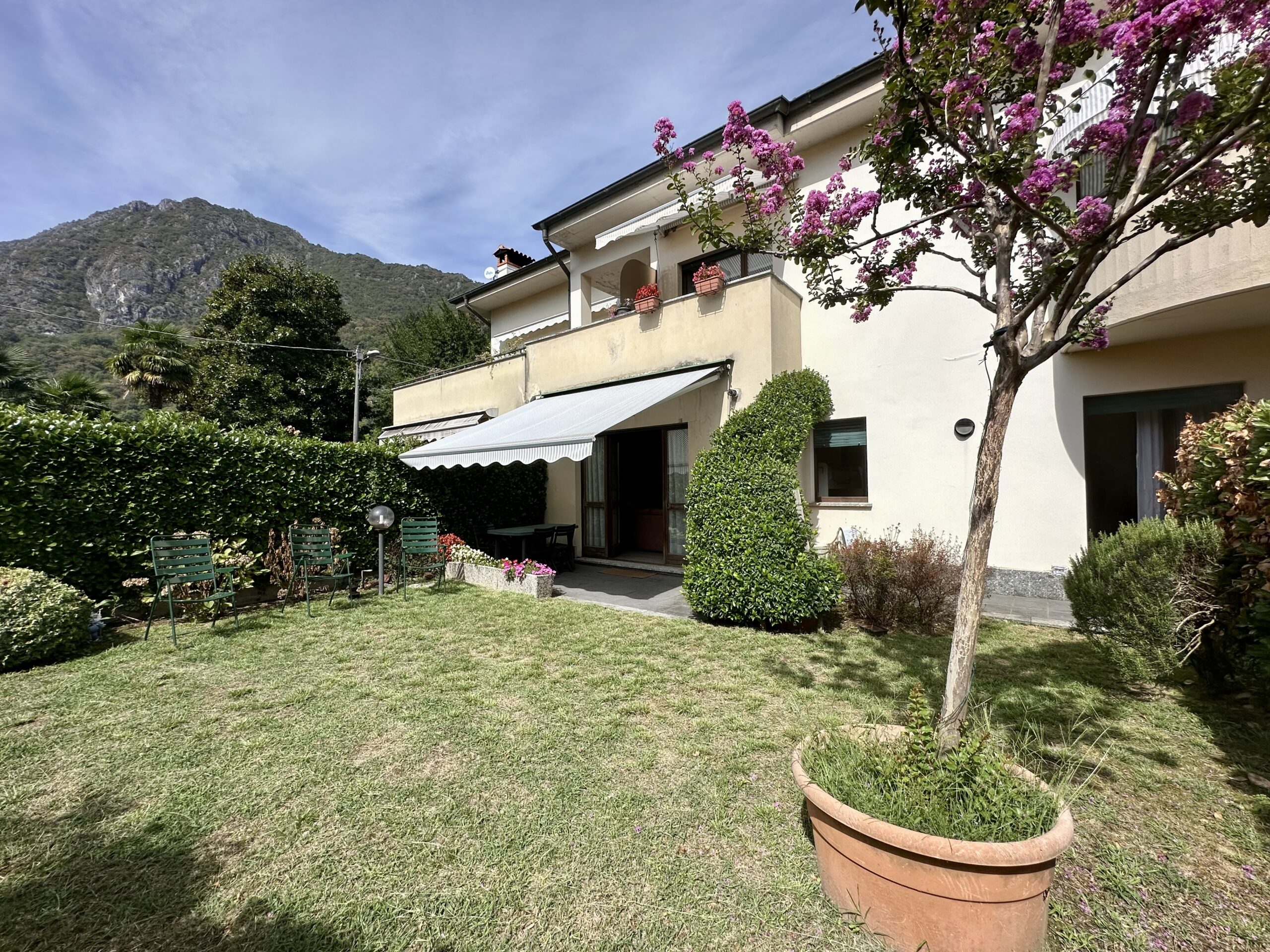 Porlezza – Ground-Floor Apartment with Large Private Garden